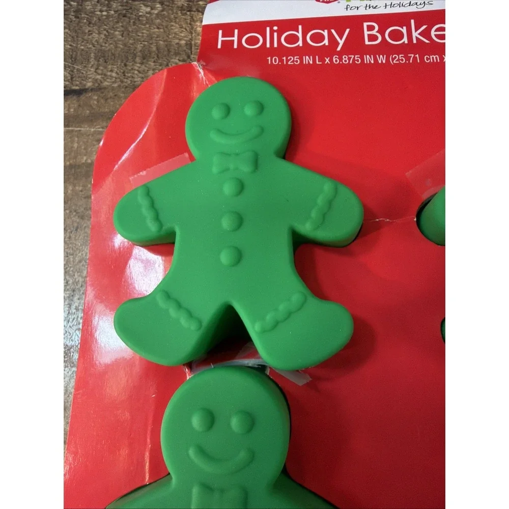 Green Silicone Gingerbread Man Baking Mold Cake Brownies Candy Holiday Bakeware